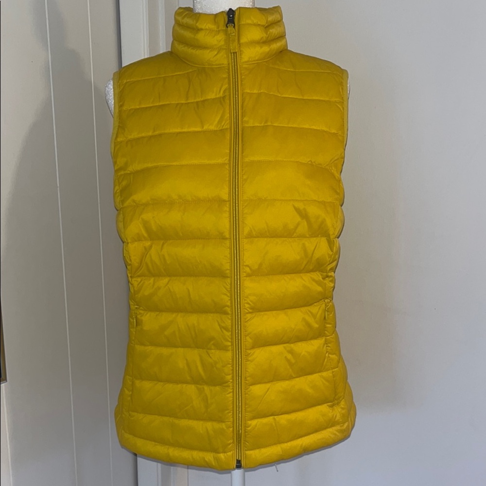 Amazon Essentials Yellow Quilted Puffer Vest